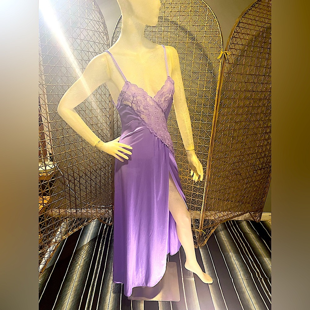 1970’s Vintage Val Mode Purple Nightgown